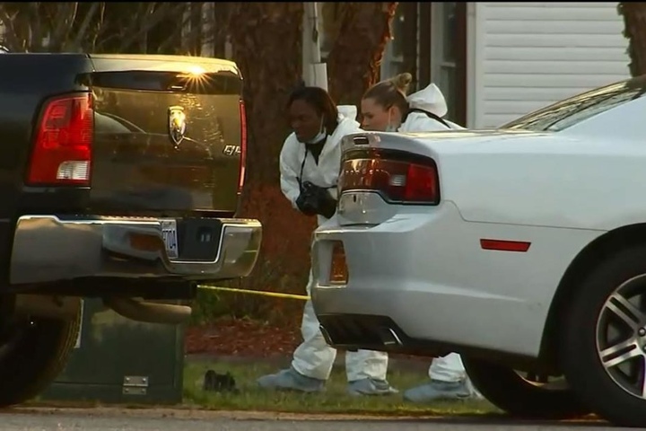 Ermittler sichern die Spuren am Tatort in Franklin County.