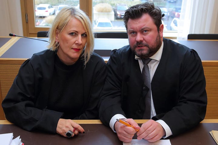 Die Nebenkläger-Anwälte Tanja Brettschneider und Bastian Quilitz schließen
Selbstmord aus.