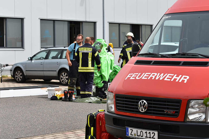 Etwa 60 Kameraden der Feuerwehr sind in Hohenstein-Ernstthal vor Ort.