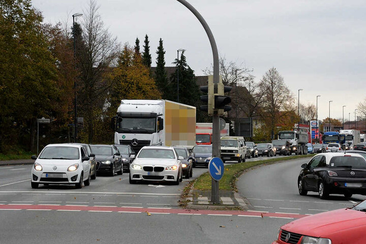 Der Verkehr staute sich auf dem Nordring.