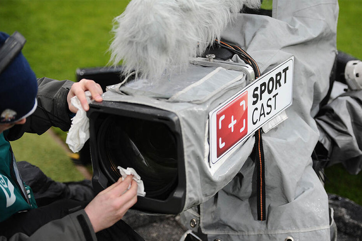 Die Fußball-Bundesliga soll künftig nun wohl bloß mehr auf Sky und DAZN live zu verfolgen sein.