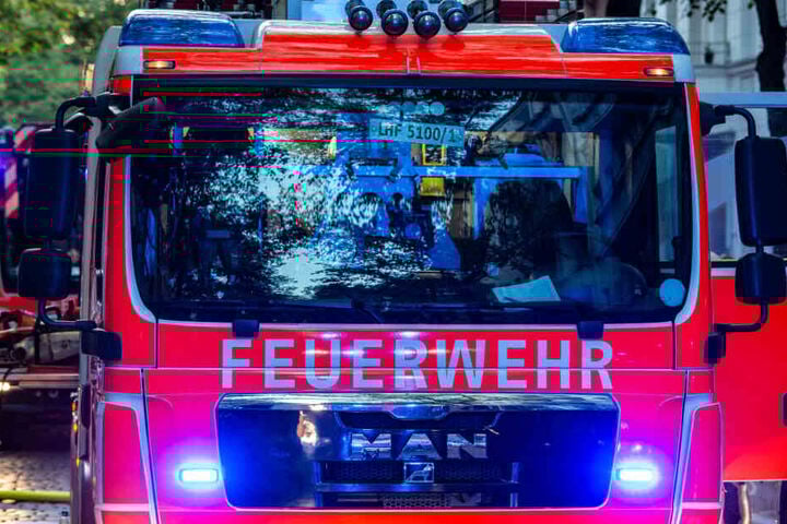 Die Feuerwehr musste zu einer brennenden Hundehütte ausrücken. (Archivbild)
