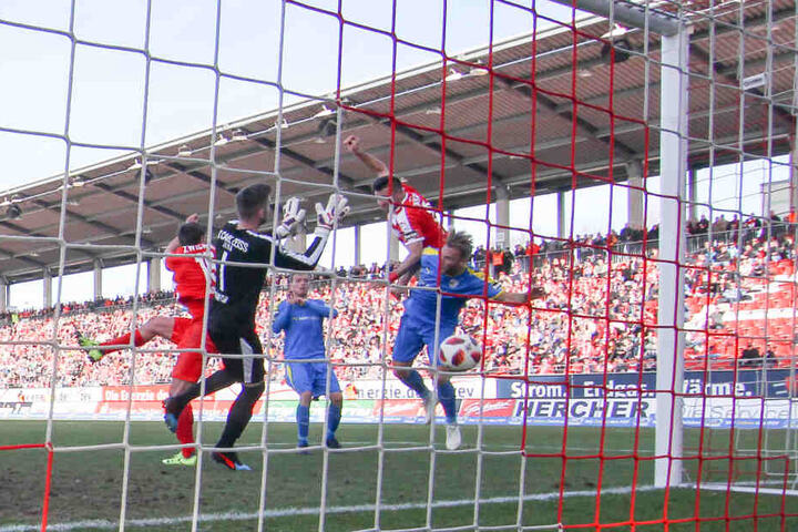 Der FSV Zwickau holte sich in dem Derby gegen den FC Carl Zeiss Jena den ersten Rückrundensieg und drei ganz wichtige Punkte.