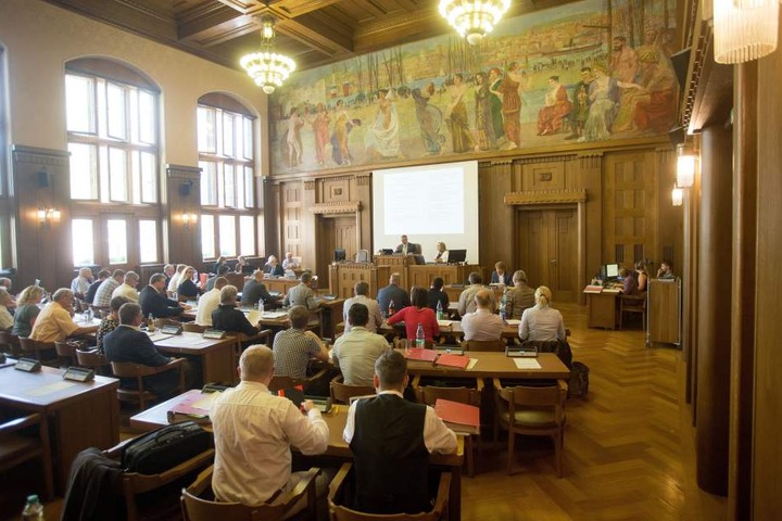 Der Chemnitzer Stadtrat entscheidet, wie in den Jahren 2019 und 2010 das Geld verteilt wird.