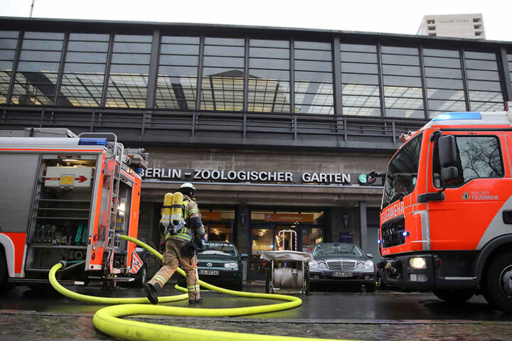 Am Bahnhof Zoo kam es am Silvestertag zu einem Großeinsatz der Feuerwehr.