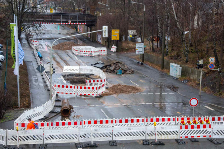 Die Havarie in der Reichenbacher Straße reiht sich ein in eine ganze Serie von Wasserrohrbrüchen, die Zwickau seit Sommer 2017 regelrecht heimsuchen.
