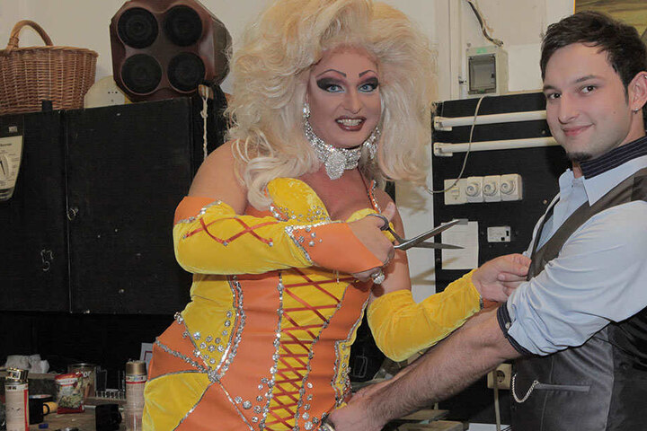 „Miss Chantal“ alias Gordon Gatz wird am Freitag dem QF ordentlich
einheizen.