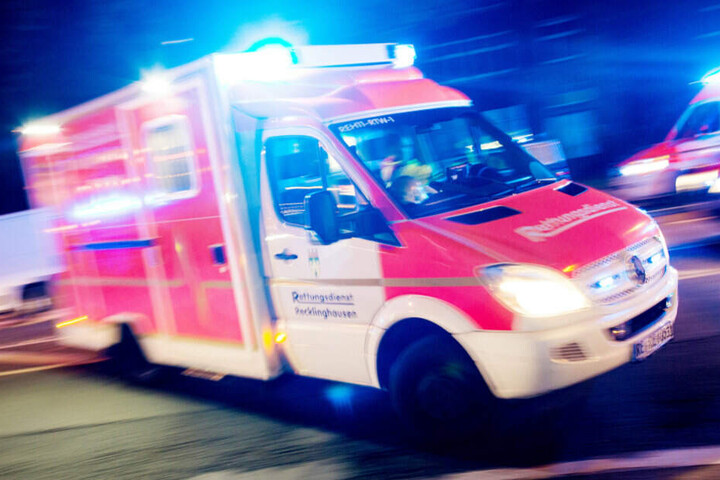 Der Mann wurde bei dem Unfall schwer verletzt. (Symbolbild)