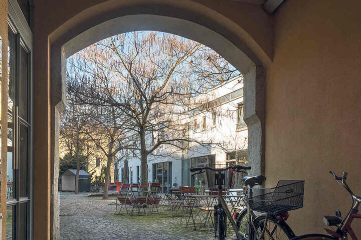 Das Büro von xport im Wallgäßchen. Im oberen Teil
des hellen Gebäudes sitzt das Marketing-Team, xima sitzt im Waldschlösschen.