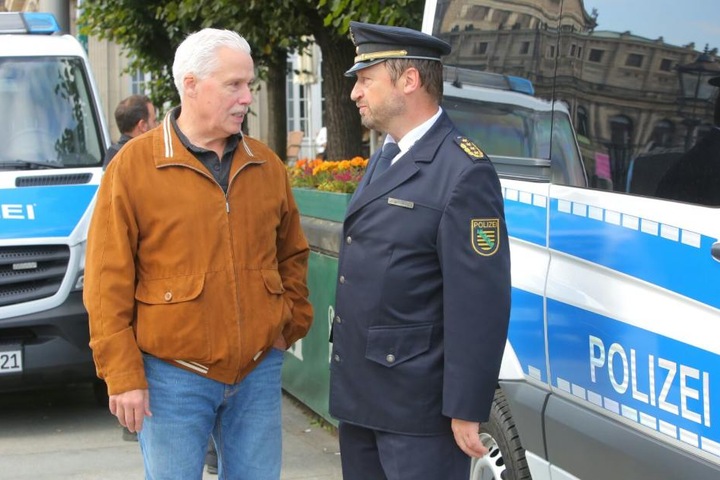Michael Wilhelm und Landespolizeipräsident Jürgen Georgie vor Ort.