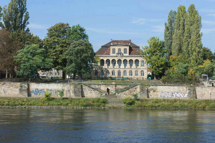 Schloss Übigau soll eine der Anlegestellen für die Wasserbusse sein.