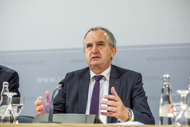 Umweltminister Thomas Schmidt (57, CDU) wirbt für den ersten Hochwasserschutztag.