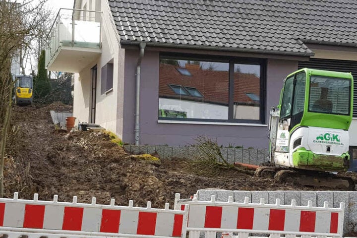 Im Vorgarten eines Hauses im Peter-Hille-Weg wurde die Weltkriegsbombe gefunden.