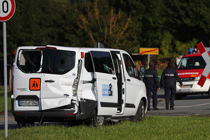 Der Schulbus wurde beschädigt.