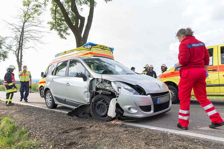 Wie schwer die Frau bei dem Unfall verletzt wurde, ist noch nicht bekannt.