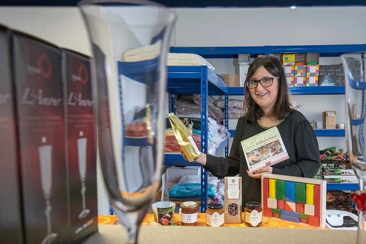 Sachsenfee Ariane Brock (26) vertreibt Geschenke made in Sachsen.