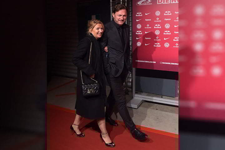 Seltener Anblick: Trainer Ralph Hasenhüttl (50) brachte seine Frau Sandra mit auf den roten Teppich.