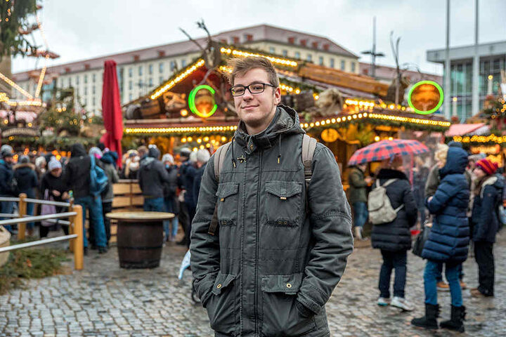 Paul Ritter (18) aus Hoyerswerda ist zum ersten Mal hier: "Mir gefällt es. Es gibt auch besondere Dinge, wie heißen Met zum Beispiel. Mir gefallen die vielen kleinen Geschäfte. Vier Sterne würde ich geben."