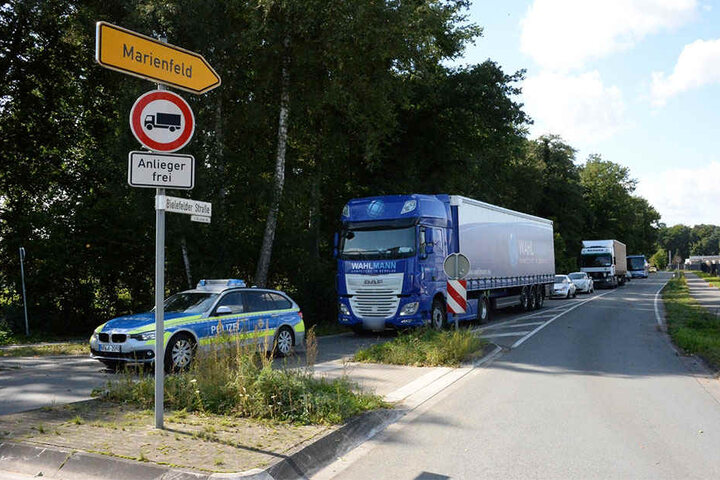 Die Bielefelder Straße musste für rund zwei Stunden gesperrt werden
