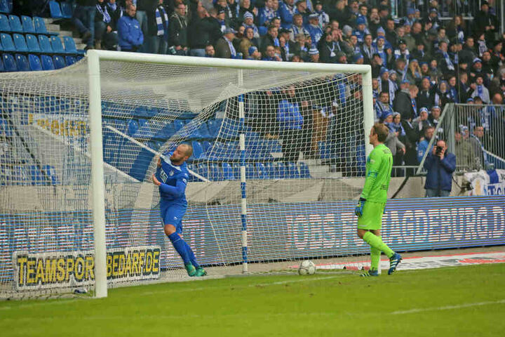 Der Ball im Netz der Magdeburger: Doch beim 1:0 der Zwickauer sollte es nicht bleiben. Die Heimelf konnte noch ein Remis erzwingen.