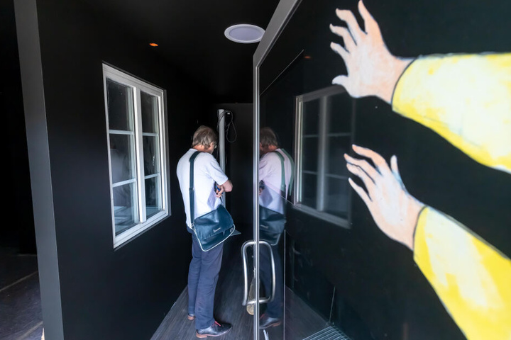 Blick in das dunkle Reich der Sehbehinderten: Im Sommer soll die Erlebniswelt eröffnen.