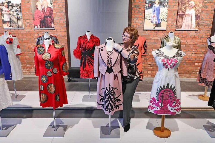 Kleider machen Leute: Zur 18. Chemnitzer Museumsnacht am Sonnabend eröffnet das Industriemuseum eine Sonderausstellung rund um Modegestalterin Ursula Hauptmann-König (1923-2013).