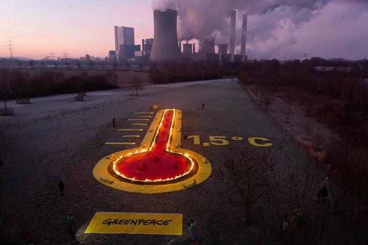 Greenpeace setzt sich für einen besseren Klimaschutz ein und fordert einen raschen Ausstieg aus dem Braunkohleabbau.