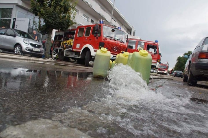 In Korntal Münchingen (Kreis Ludwigsburg) musste die Feuerwehr mehrere Keller auspumpen.