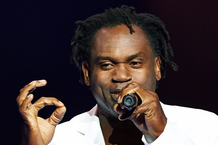 Dr Alban ist einer der Künstler der Euch heute zum feiern bringen wird.