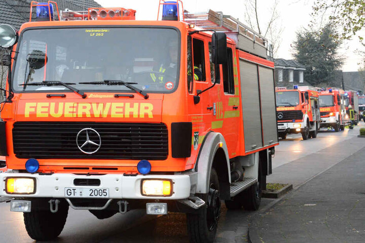 Die Feuerwehr rückte mit einem großen Tross an.