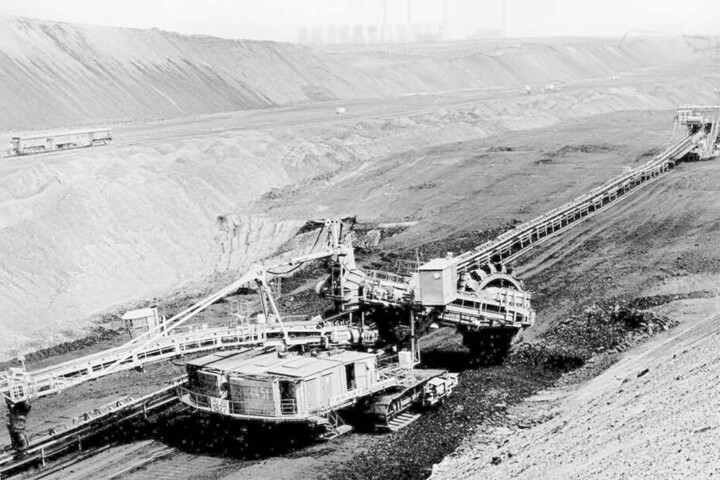 Früher Tagebau Bärwalde, heute ist das geflutete Tagebau-Restloch Sachsens größter See.