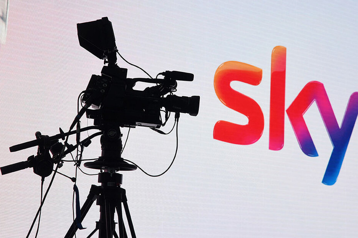 Sky überträgt Bayern und Dortmund am ersten Spieltag exklusiv als Einzelspiel und in der Konferenz.