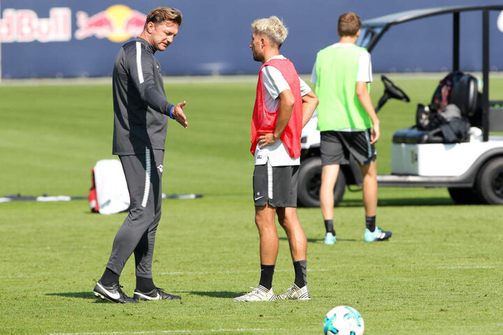 "Kevin, Du machst das schon am Freitag." RB-Coach Ralph Hasenhüttl schließt nicht aus, dass der Neuzugang bereits am Freitag beim HSV in der Startelf stehen könnte.
