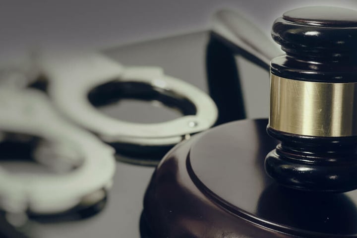 Vor Gericht hatte der 32-Jährige die Vorwürfe bestritten und die Aussage der Frau als Rache-Akt für das von ihm verkündete Ende der Liebes-Beziehung bezeichnet (Symbolbild).
