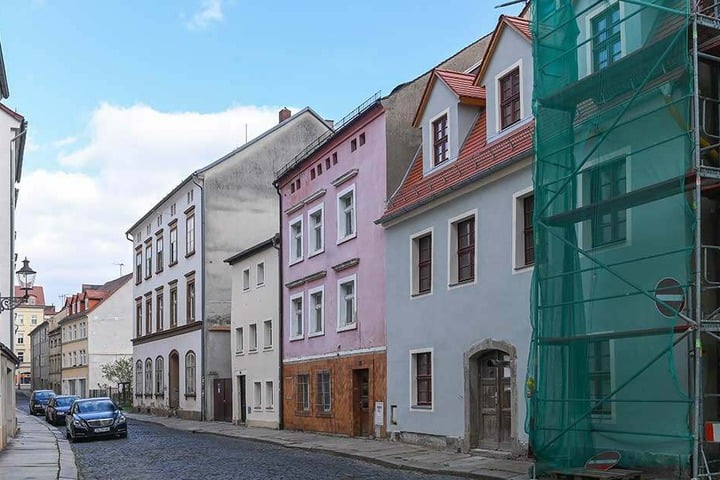 Manche Gasse in der Zittauer Altstadt hat noch Sanierungsbedarf. Die Kulturhauptstadt-Bewerbung könnte hier vielleicht etwas Schwung reinbringen.