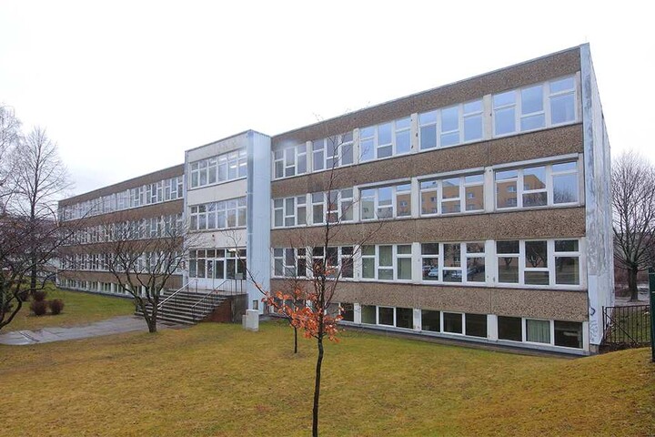 Momentan ist das Gymnasium Dresden Süd-West noch an den Leutewitzer Ring ausgelagert. Bei der Sanierung des neuen Standortes verhinderte das Rechnungsprüfungsamt unbedachte Ausgaben.
