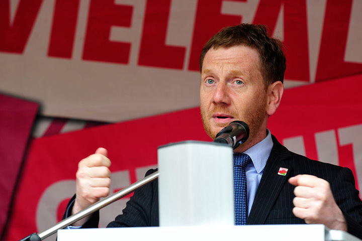 Ministerpräsidenten Michael Kretschmer (CDU, 42).