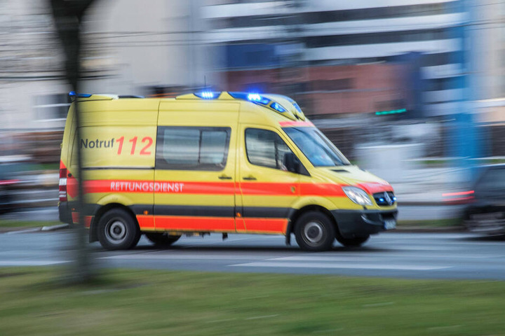 Die 22 Jahre alte Fahrerin wurde bei dem Unfall schwer verletzt. (Symbolbild)
