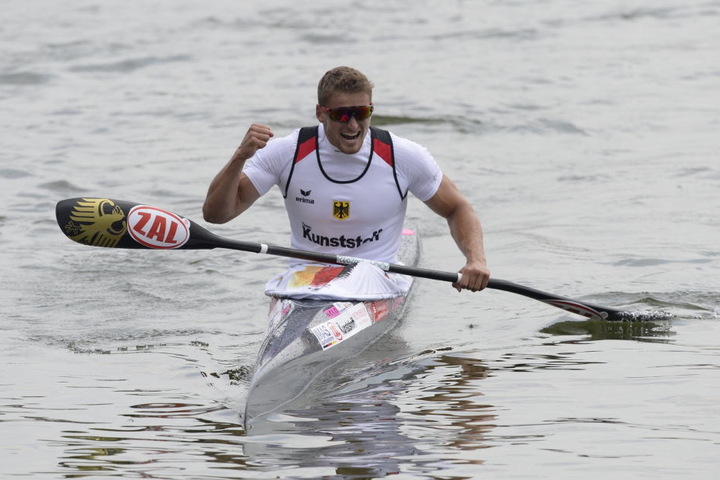 Liebscher jubelt im Kajak-Einer der Herren über 1000m.
