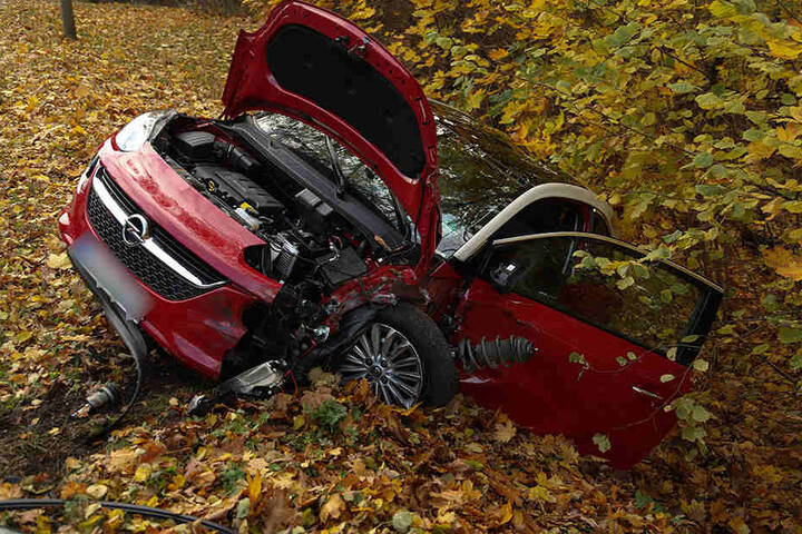 Insgesamt entstand bei dem Unfall ein Sachschaden in Höhe von ca. 21.000 Euro.