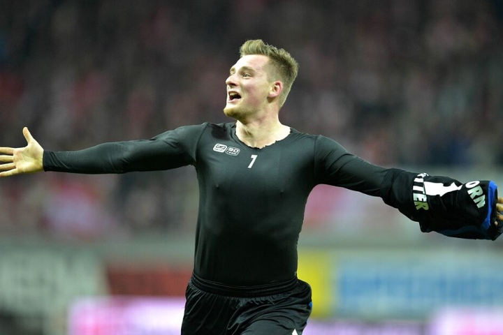 Marlon Ritter zog sich das Trikot vom Leib, nachdem er in der Nachspielzeit den 3:2-Siegtreffer erzielt hatte.