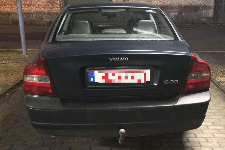 Der Volvo wurde zwar ordnungsgemäß gekauft. Das Kennzeichen war jedoch eindeutig gefälscht.