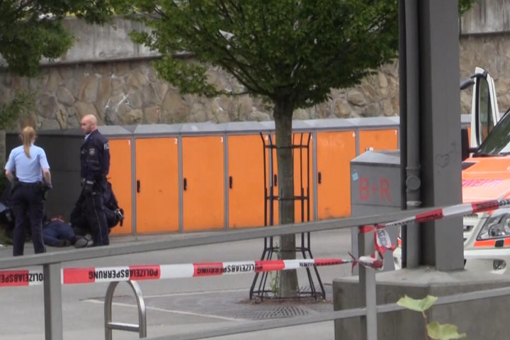 Polizisten konnten den mutmaßlichen Täter festnehmen.