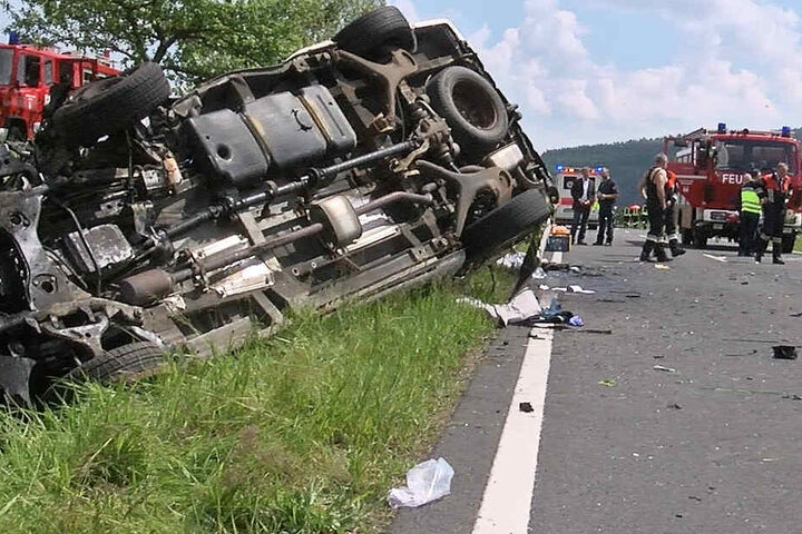 Die Staatsstraße 2267 wurde für mehrere Stunden komplett gesperrt.