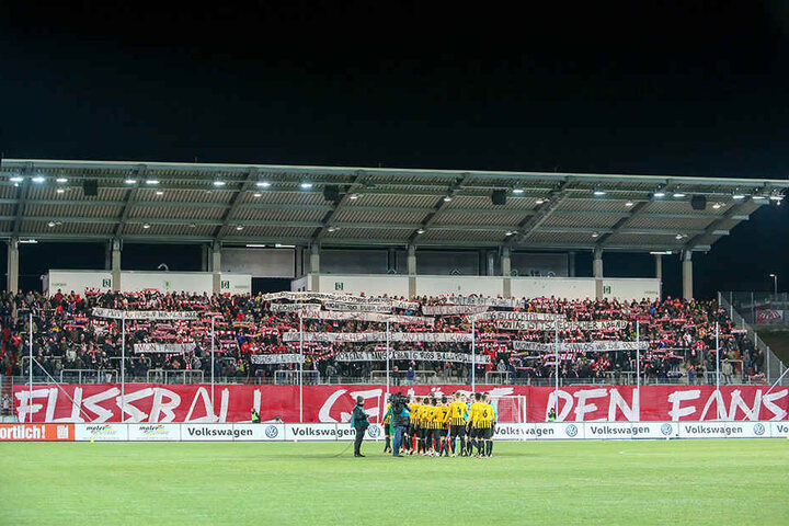 Weil bisher mehr Fans als kalkuliert ins Zwickauer Stadion kamen, wähnt man beim FSV die Finanzlücke nicht ganz so groß.