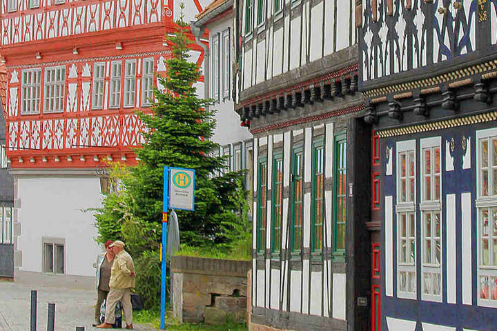 Die kreisfreie Stadt Suhl liegt im Süden Thüringens und hat momentan ca. 36.800 Einwohner.