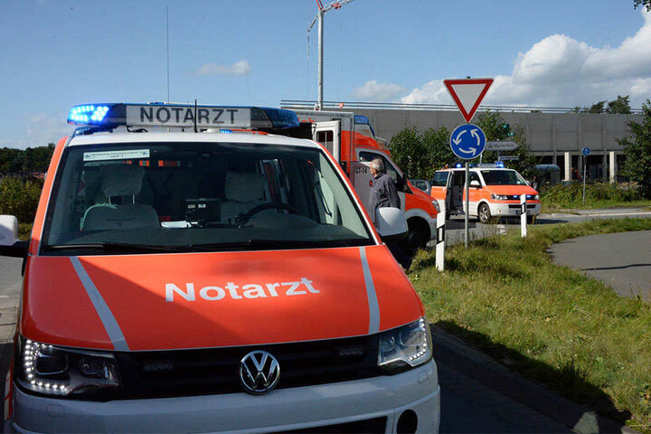 Die Verletzten wurden notärztlich versorgt und kamen dann ins Krankenhaus.