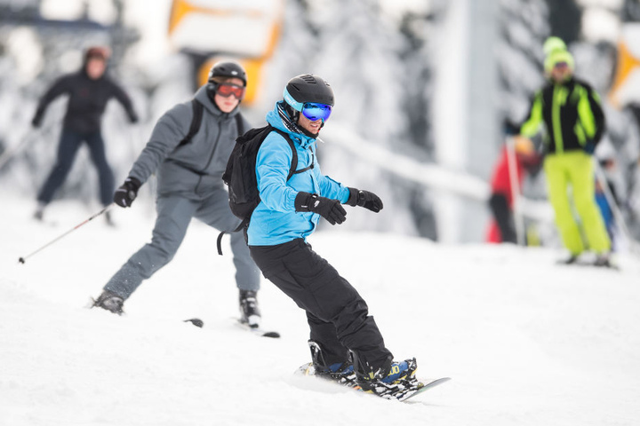 Bei bestem Wetter kamen Snowboarder und Skifahrer voll auf ihre Kosten.