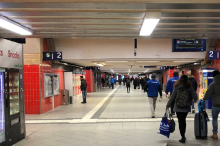 Der Mann war schon zuvor am Ostbahnhof aufgefallen und durfte das Gebäude eigentlich nicht mehr betreten. (Symbolbild)