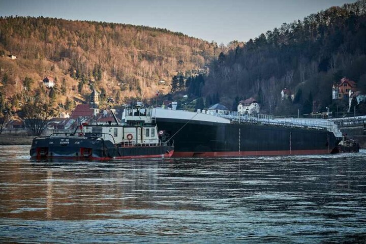 Am Freitagvormittag startete der Tanker in Pirna.